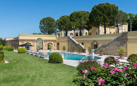 Tenuta Bagni De'Consoli 24: Arquitectura, Patio, Inmuebles, Hacienda, Mansión, Jardín, Piscina, Villa, Paisajismo, Yarda