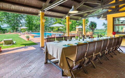 Tenuta Contessa Chiara 17: Piscina, Recurso, Eco Hotel, Sombra, Inmuebles, Hacienda, Ocio, Silla, Jardín, Mueble Para Exteriores