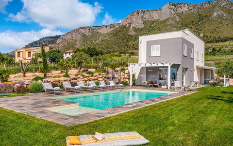 Dama dei Venti 6+2: Piscina, Colina, Montaña, Cordillera, Recurso, Inmuebles, Hill Station, Eco Hotel, Cresta, Casa De Campo