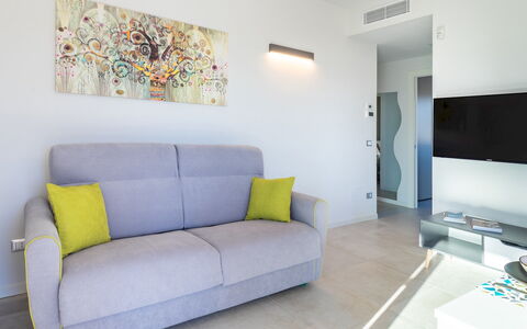 Tramonto Albese 4: Diseño De Interiores, Mueble, Piso, Departamento, Suelo, Sofá, Sala, Habitación, Casa