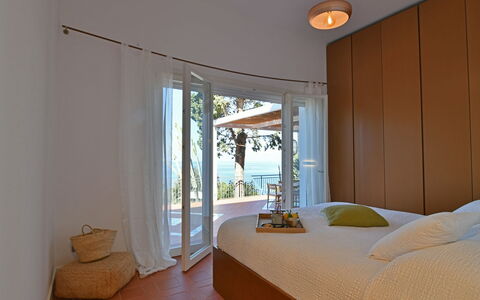 Villa Armonia 8: Mueble, Diseño De Interiores, Madera, Suelo, Habitación, Piso, Cama, Encendiendo, Casa, Techo
