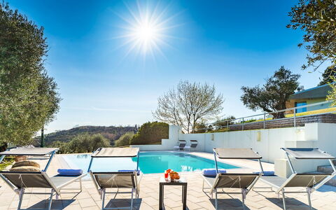 Villa degli Ulivi 8: Azul, Piscina, Mueble Para Exteriores, Recurso, Silla, Sombra, Sunlounger, Paisajismo, Eco Hotel, Hotel