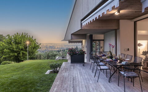 Villa degli Ulivi 8: Casa, Silla, Inmuebles, Sombra, Jardín, Paisajismo, Balcón, Villa, Yarda, Eco Hotel