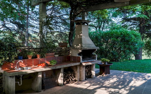 Villa degli Ulivi 8: Jardín, Patio Interior, Sombra, Paisajismo, Estructura Al Aire Libre, Maceta, Césped, Diseño, Yarda, Patio