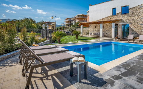 Villa Gallus 6: Azul, Piscina, Material Compuesto, Recurso, Mueble Para Exteriores, Eco Hotel, Villa, Inmuebles, Silla, Sunlounger