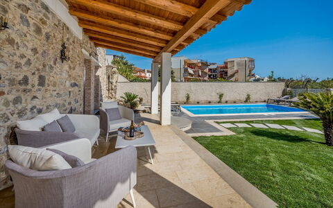 Villa Gallus 6: Piscina, Mueble, Recurso, Mueble Para Exteriores, Departamento, Silla, Losa, Eco Hotel, Inmuebles