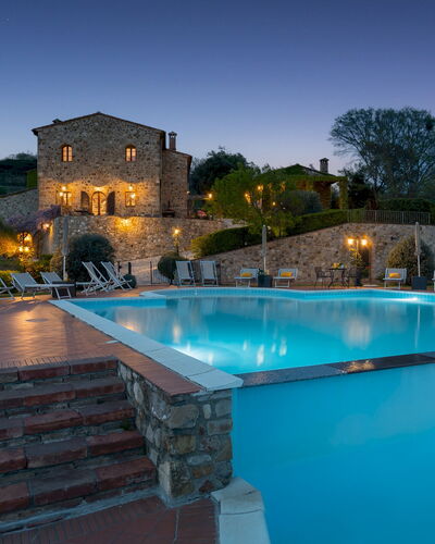 Guado al Sole 26+4: Piscina, Inmuebles, Recurso, Eco Hotel, Ciudad De Vacaciones, Villa, Hacienda, Hotel, Fuente De Agua, Mansión
