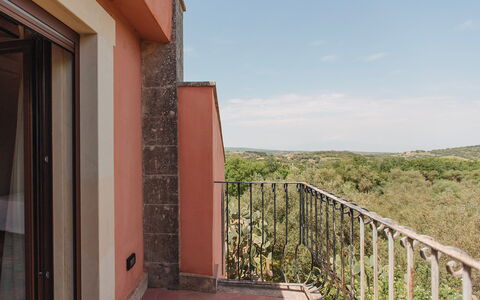Villa Sumac 6: Manchas De Madera, Balcón