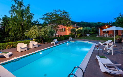 Villa Banci 8: Piscina, Azul, Recurso, Eco Hotel, Thermae, Mueble Para Exteriores, Ocio, Hacienda, Inmuebles, Hotel