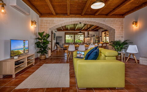 Villa Cutrera 8: Diseño De Interiores, Mueble, Piso, Techo, Sofá, Suelo, Habitación, Sala, Mesa