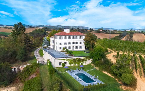 Villa Boemia 10: Casa, Casa, Paisaje, Barrio Residencial, Inmuebles, Mansión, Villa, Césped, Casa De Campo, Paisajismo