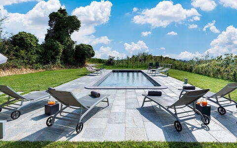 Villa Boemia 10: Mueble Para Exteriores, Mueble, Piscina, Silla, Sunlounger, Jardín, Sombra, Mesa Al Aire Libre, Césped, Paisajismo