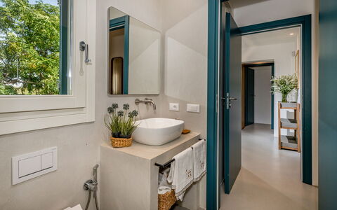 Casavento Puzziteddu 6: Pared, Diseño De Interiores, Piso, Madera, Suelo, Arreglo De Tubería, Casa, Baño, Puerta, Encendiendo