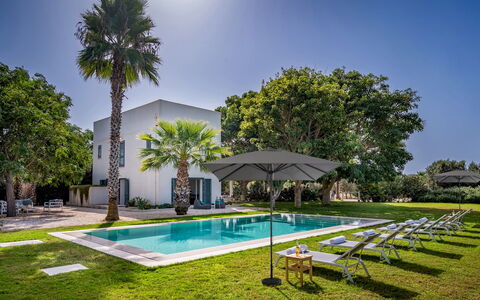 Casavento Puzziteddu 6: Piscina, Azul, Árbol, Recurso, Barrio Residencial, Inmuebles, Eco Hotel, Sombra, Césped, Hacienda