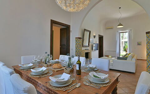 Villa Afrodite 8: Mueble, Diseño De Interiores, Silla, Mesa, Piso, Techo, Comedor, Encendiendo, Cocina Y Comedor Mesa, Habitación