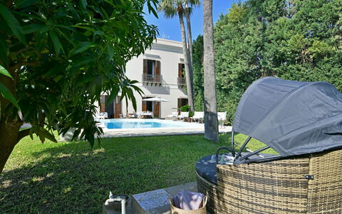Villa Afrodite 8: Piscina, Recurso, Inmuebles, Hacienda, Sombra, Eco Hotel, Mueble Para Exteriores, Villa, Sunlounger, Silla