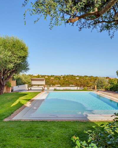 Villa la Marina 5+1: Azul, Piscina, Arquitectura, Jardín, Inmuebles, Recurso, Paisajismo, Sombra, Patio Interior, Hacienda