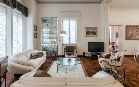 Villa Liberty Albisola 6+2: Mueble, Diseño De Interiores, Piso, Suelo, Pared, Madera, Sala, Techo, Sofá, Habitación