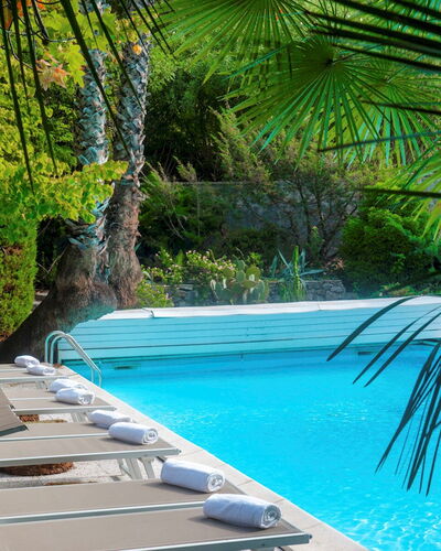 Villa Liberty Albisola 6+2: Piscina, Mueble Para Exteriores, Recurso, Sunlounger, Eco Hotel, Ocio, Sombra, Zona Tropical, Silla