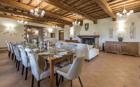 Tenuta Montiepoli 12+3: Mueble, Piso, Diseño De Interiores, Techo, Cocina Y Comedor Mesa, Mesa, Silla, Comedor, Lámpara, Habitación
