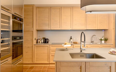 Santa Maria Maddalena 10: Gabinetes, Mostrador, Cocina, Mueble, Diseño De Interiores, Piso, Aparato De Cocina, Madera, Alacena, Cajón