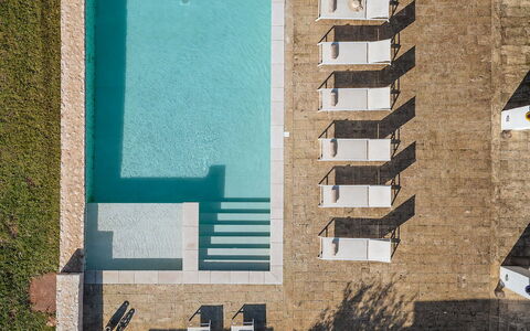 Opuntia Trulli e Lamie 10: Piscina, Material Compuesto, Recurso, Hormigón, Mueble Para Exteriores, Diseño, Sombra, Loseta, Silla, Sunlounger