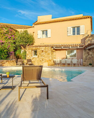 Villa Anga 10+1: Piscina, Barrio Residencial, Casa, Casa, Mueble Para Exteriores, Inmuebles, Recurso, Asentamientos Humanos, Villa, Eco Hotel