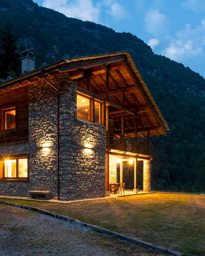Chalet Walser 4+2: Edificio, Casa, Casa, Arquitectura, Cabaña, Techo, Área Rural, Cordillera, Valle, Hill Station