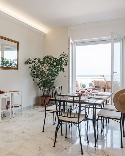 Nova Domus 6: Mueble, Piso, Suelo, Diseño De Interiores, Mesa, Silla, Cocina Y Comedor Mesa, Mar, Techo, Habitación
