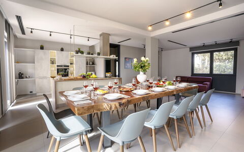 Villa Maria Paradiso 10: Mueble, Diseño De Interiores, Piso, Silla, Mesa, Madera, Suelo, Techo, Cocina Y Comedor Mesa, Comedor