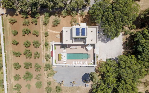 Villa Maria Paradiso 10: Piscina, Barrio Residencial, Fotografía Aérea, Inmuebles, Vista Panorámica, Recurso, Paisajismo, Diseño, Villa, Mansión