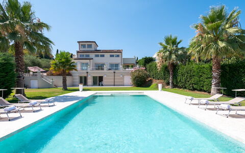 Villa Bianca 10: Piscina, Recurso, Barrio Residencial, Inmuebles, Mansión, Villa, Hacienda, Eco Hotel, Thermae