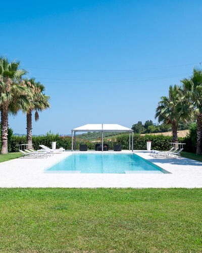 Villa Bianca 10: Piscina, Recurso, Sombra, Ocio, Paisajismo, Jardín, Eco Hotel, Césped