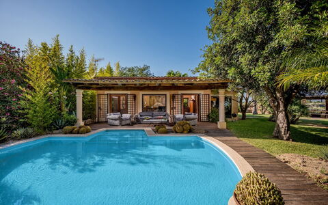 Villa Ashram 6: Piscina, Recurso, Eco Hotel, Inmuebles, Sombra, Jardín, Patio Interior, Mueble Para Exteriores, Casa De Campo, Fuente De Agua