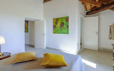 Villa Ardente 12+1: Diseño De Interiores, Pared, Piso, Suelo, Madera, Habitación, Mueble, Techo, Cama, Habitación
