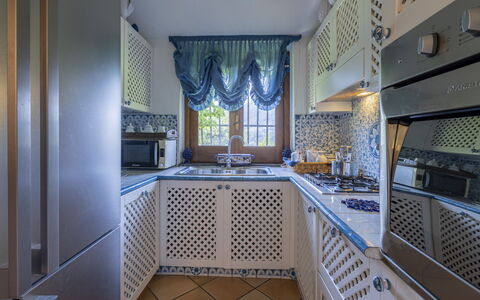 Villa Bambù 9+2: Diseño De Interiores, Piso, Cocina, Suelo, Encendiendo, Casa, Electrodoméstico, Mueble, Habitación, Estufa De Cocina