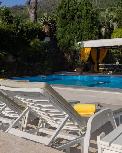 Villa Carina 12: Piscina, Mueble Para Exteriores, Mueble, Recurso, Ocio, Sunlounger, Eco Hotel, Silla, Vacaciones, Sombra