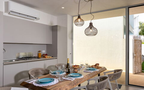 Villa Il Melograno 4+2: Diseño De Interiores, Mueble, Lámpara, Techo, Piso, Encendiendo, Cocina, Cocina Y Comedor Mesa, Suelo, Habitación
