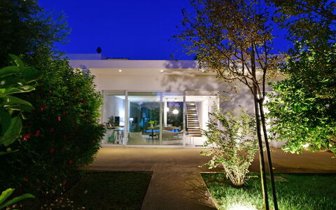 Villa Carrubo 4: Encendiendo, Casa, Jardín, Sombra, La Iluminación Del Paisaje, Lámpara, Paisajismo, Yarda, Patio Interior, Inmuebles