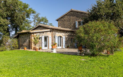 Villa dei Rosmarini 8: Casa, Casa, Inmuebles, Cabaña, Casa De Campo, Puerta, Jardín, Césped, Mansión, Villa