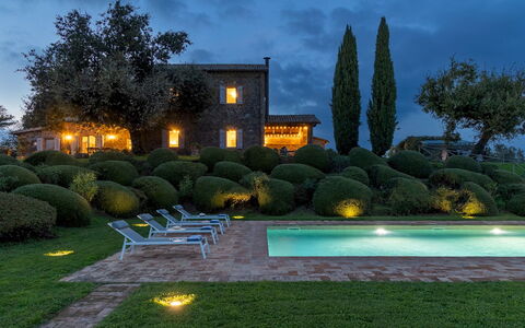 Villa dei Rosmarini 8: Piscina, Arbusto, Jardín, El Terreno Del Lote, Inmuebles, Paisajismo, Cobertura, Césped, Casa De Campo, Yarda