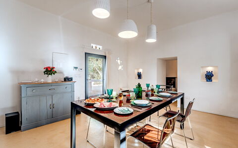 Casale di Amelì 5: Mueble, Diseño De Interiores, Piso, Pared, Silla, Mesa, Comedor, Cocina Y Comedor Mesa, Madera, Techo