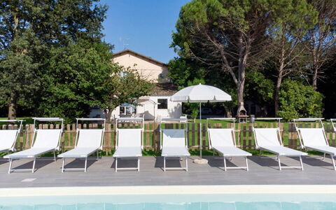 Nonna Isa 12: Piscina, Mueble Para Exteriores, Mueble, Sunlounger, Recurso, Sombra, Inmuebles, Paraguas, Silla, Eco Hotel