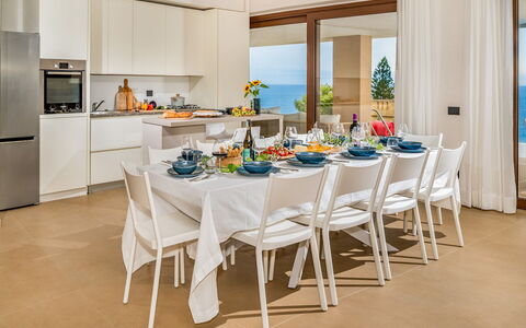Villa Mulberry 10: Mueble, Mesa, Diseño De Interiores, Silla, Cocina Y Comedor Mesa, Vajilla, Comedor, Restaurante, Habitación, Manteles