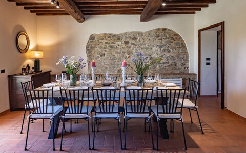 Podere San Lorenzo 12: Mueble, Diseño De Interiores, Mesa, Madera, Comedor, Piso, Cocina Y Comedor Mesa, Silla, Encendiendo, Suelo