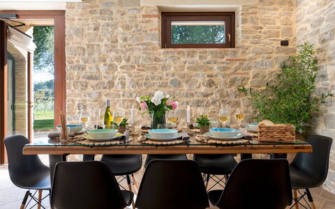 Villa Cherubini 8+1: Mueble, Diseño De Interiores, Pared, Mesa, Silla, Madera, Piso, Cocina Y Comedor Mesa, Comedor, Encendiendo