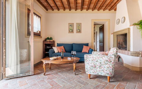 Casale Fienile 8: Mueble, Diseño De Interiores, Piso, Pared, Suelo, Madera, Sofá, Habitación, Sala, Casa