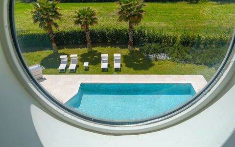 Villa Mandara 8+2: Piscina, Recurso, Hotel, Fuente De Agua