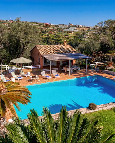 Villa la Cicaliera 10: Azul, Piscina, Recurso, Eco Hotel, Mueble Para Exteriores, Ocio, Hacienda, Sunlounger, Hotel