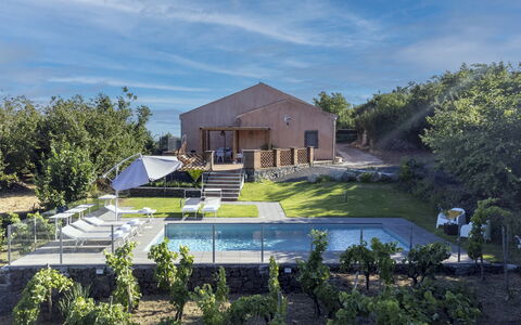 Vigne Dell'Etna 6: Piscina, Cabaña, Inmuebles, Ocio, Paraguas, Patio Interior, Mueble Para Exteriores, Jardín, Sunlounger, Recurso